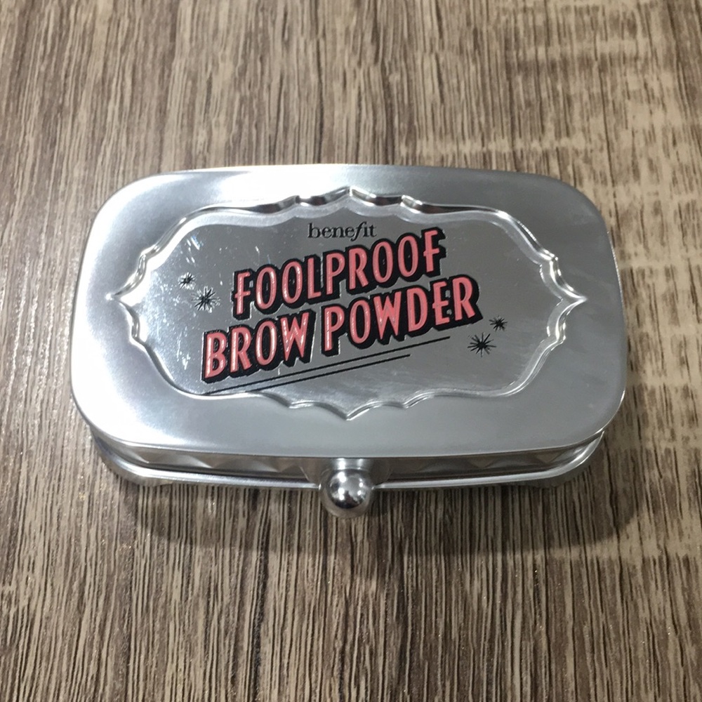 Benefit fool proof brow powder in shade 3